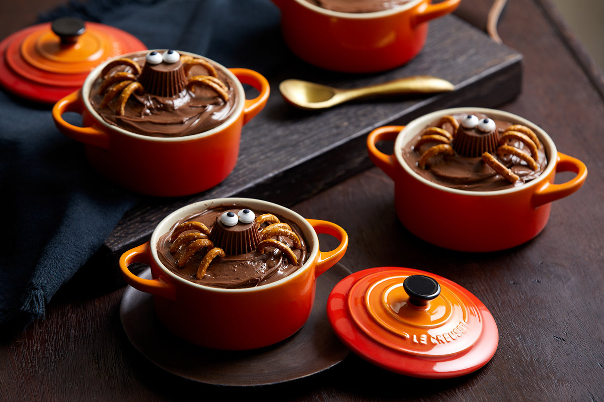 Le Creuset Chocolate and Peanut Spider Sponges
