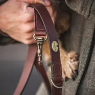Dog leads in classic and luxury designs from Philip Morris & Son