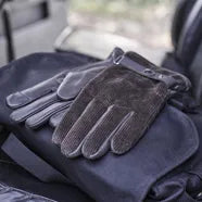 Barbour gloves for men and women from Philip Morris & Son