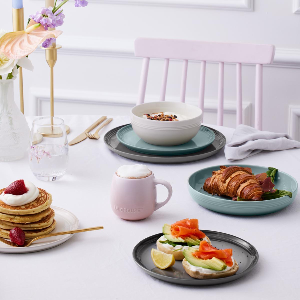 Le Creuset Coupe Pasta Bowl lifestyle w food