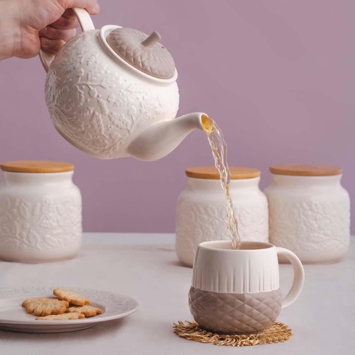 Price and Kensington Acorn Tea Jar LS2