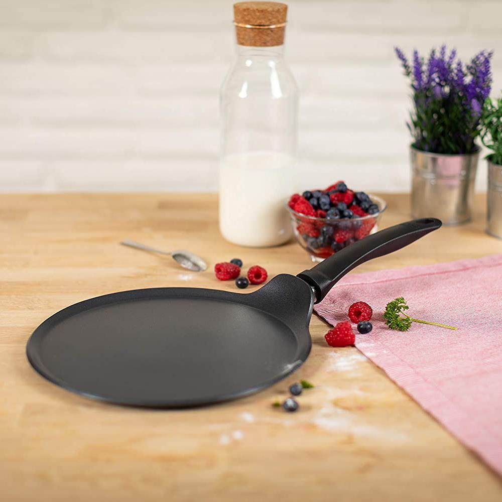 Kuhn Rikon Easy Induction Non-Stick Crepe Pan 25cm Lifestyle