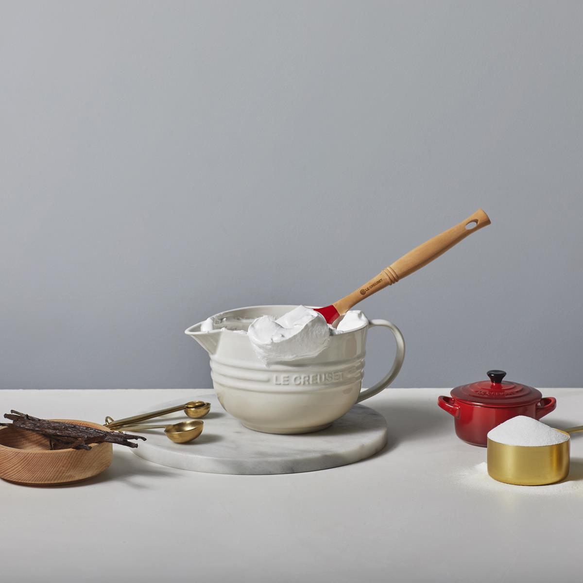 Le Creuset Stoneware 2 Litre Mixing Jug