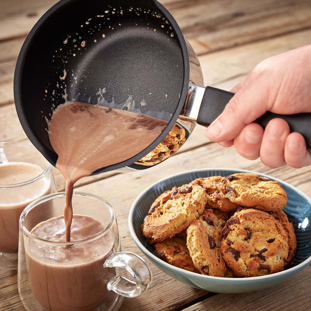 Judge Vista Non-Stick Draining Milk Pan