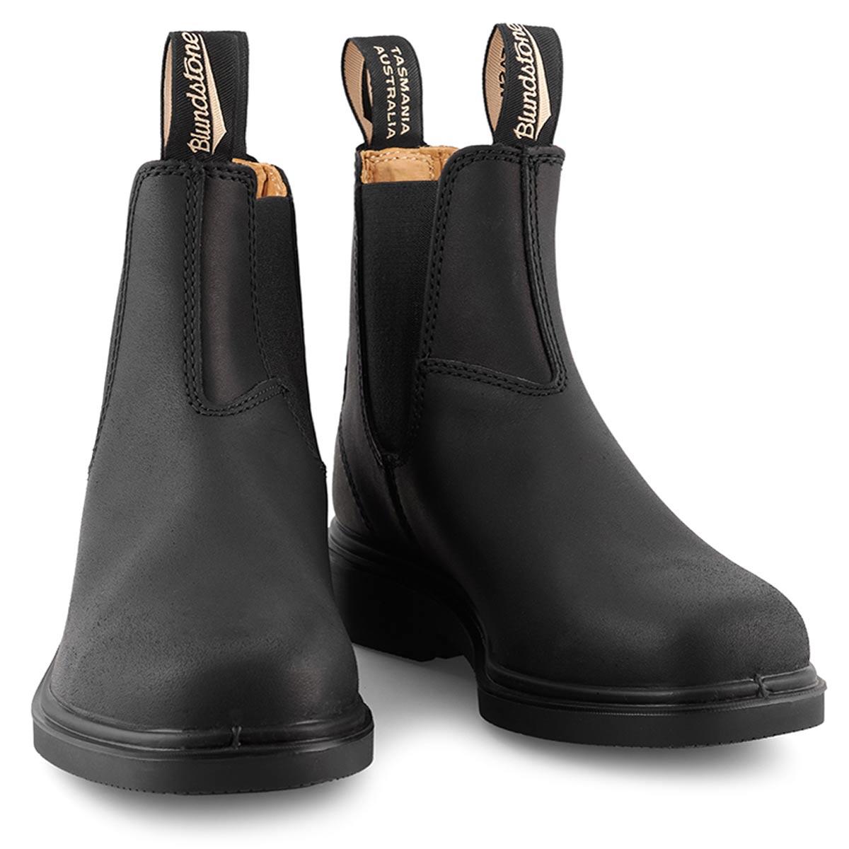 Black Blundstone Unisex 068 Chisel Toe Dress Chelsea Boot Front
