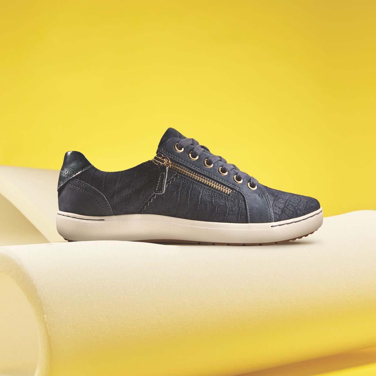 Clarks Womens Nalle Zen Trainers