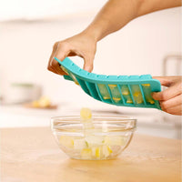 Lekue Ice Stick Tray with Lid Removing From the Mould