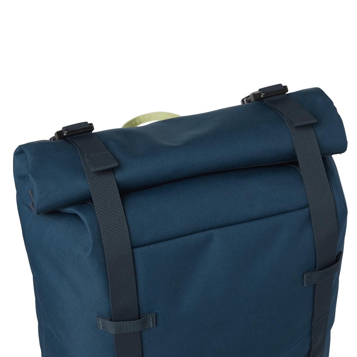 Deep Dive Helly Hansen Stockholm Backpack straps