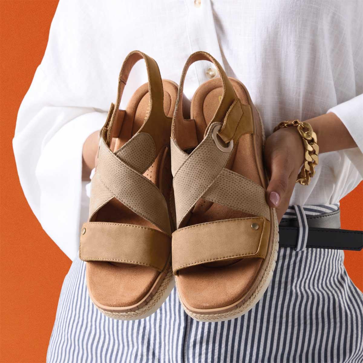 Clarks Womens Kidiki Sun Wedge Sandals