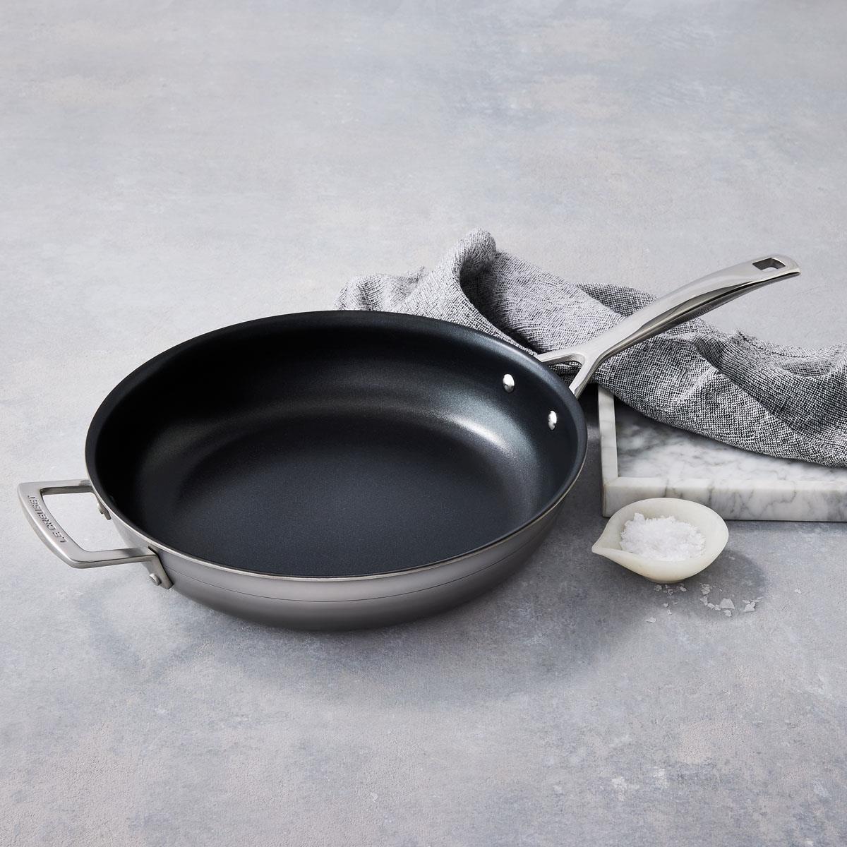 Le Creuset Classic 3-ply Stainless Steel Non-Stick Frying Pan with Helper Handle