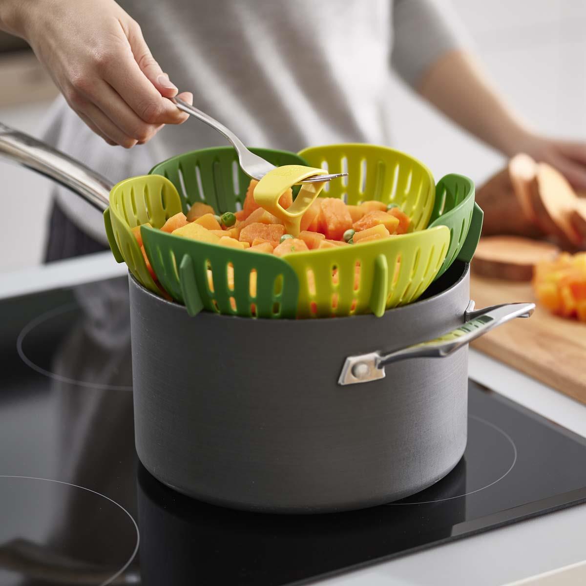 Joseph Joseph Bloom Folding Steamer Basket