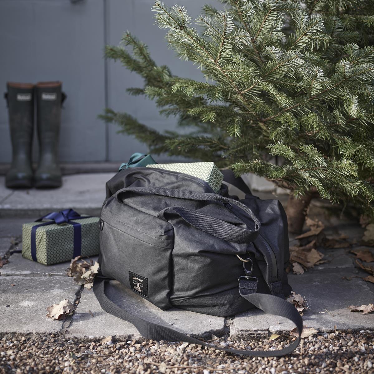 Olive/Black Barbour Field Wax Holdall Lifestyle 2