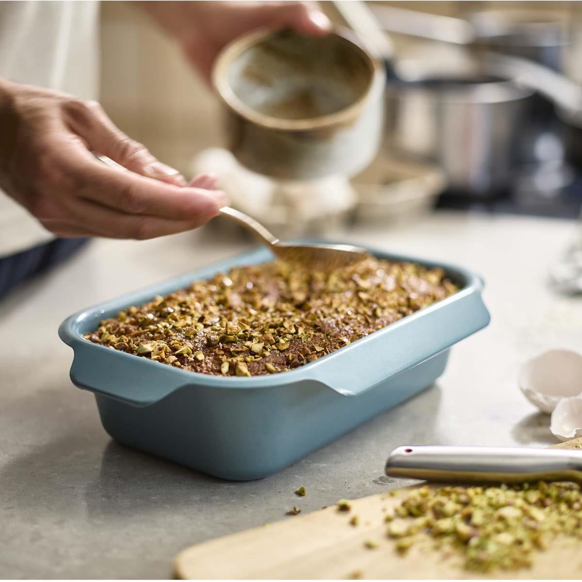 Joseph Joseph Nest Bake 2lb Loaf Tin bake
