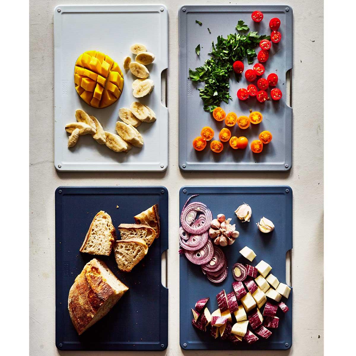 Graphite Joseph Joseph Folio 4-piece Large Chopping Board Set use