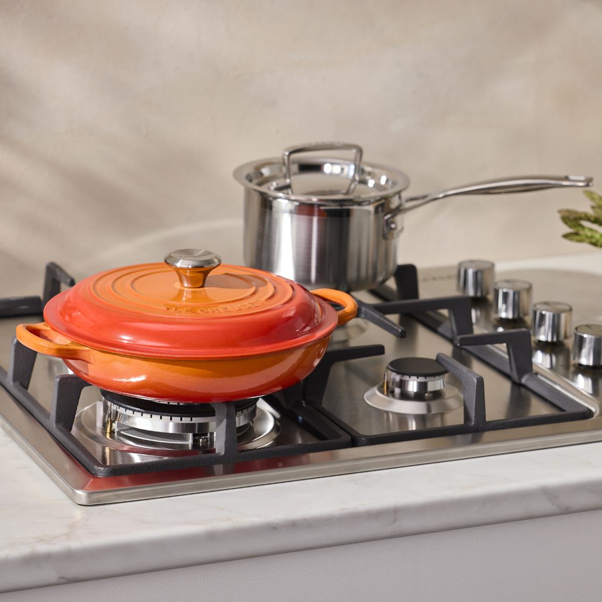 Le Creuset 22cm Cast Iron Shallow Casserole Dish