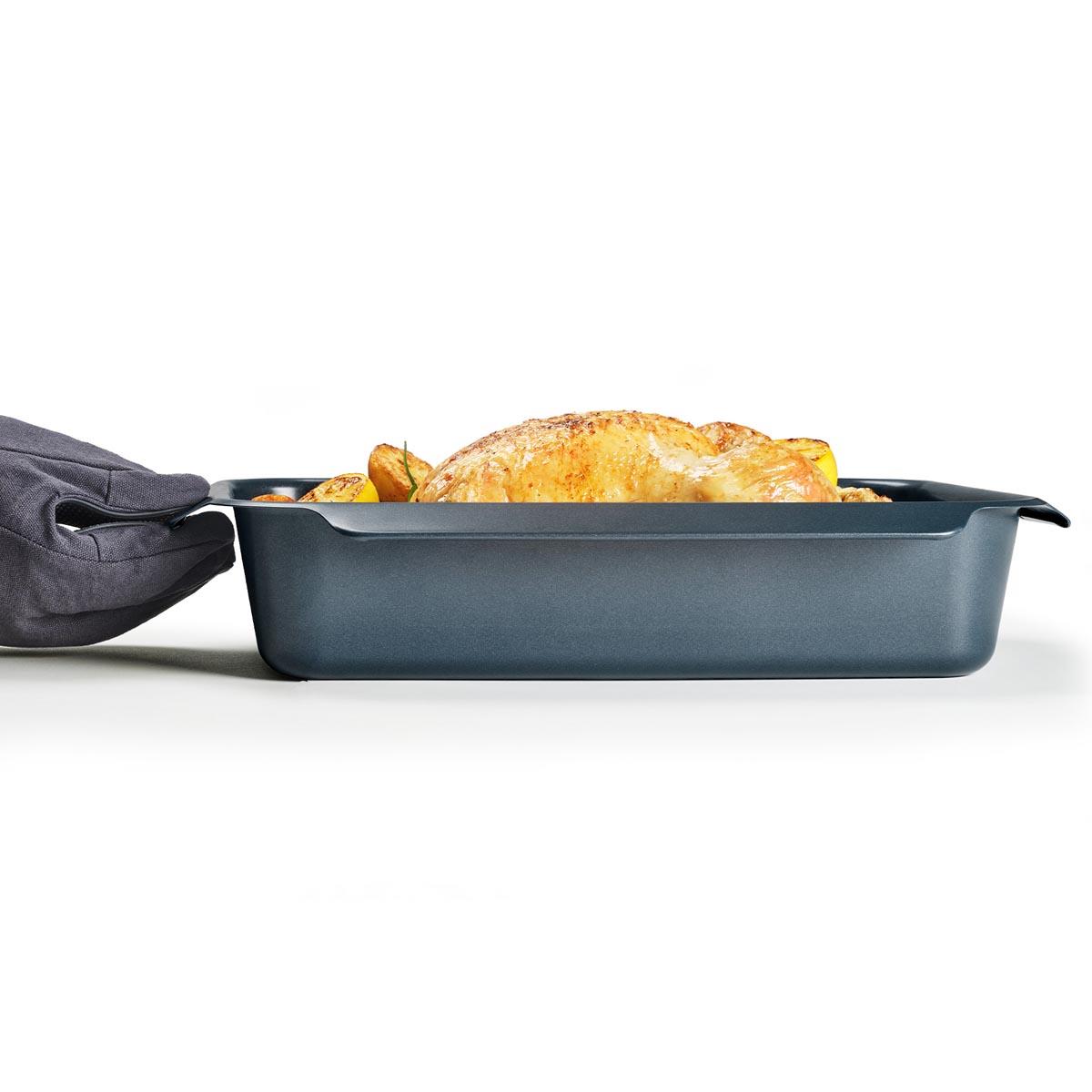 Joseph Joseph Nest Oven Deep Tray side