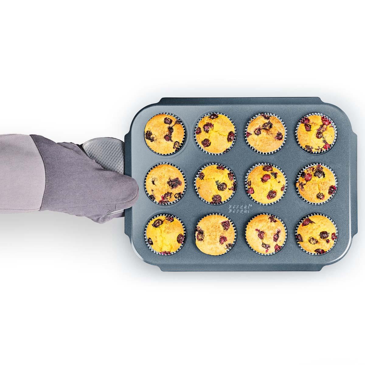 Joseph Joseph Nest Bake 12 Cup Muffin Tin using