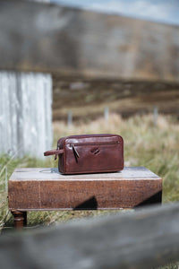 Conker Hoggs Of Fife Monarch Leather Wash Bag liefstyle