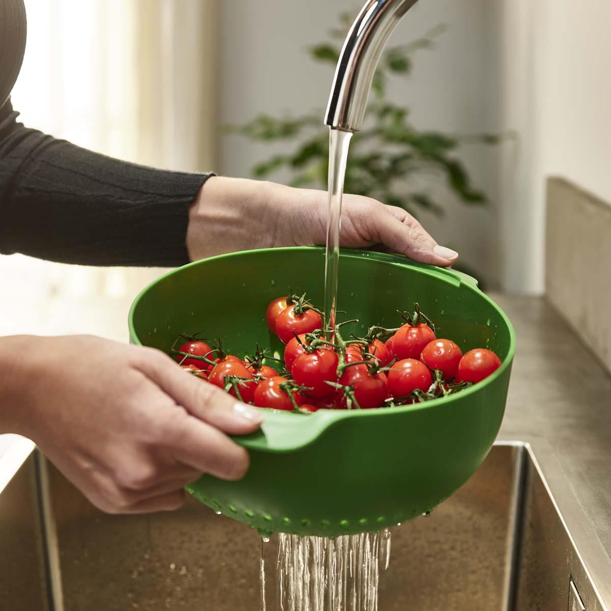 Multi Joseph Joseph Nest 9 Plus drain