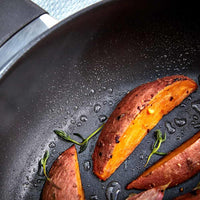 Judge Vista Shallow Casserole Non Stick Lifestyle Detail