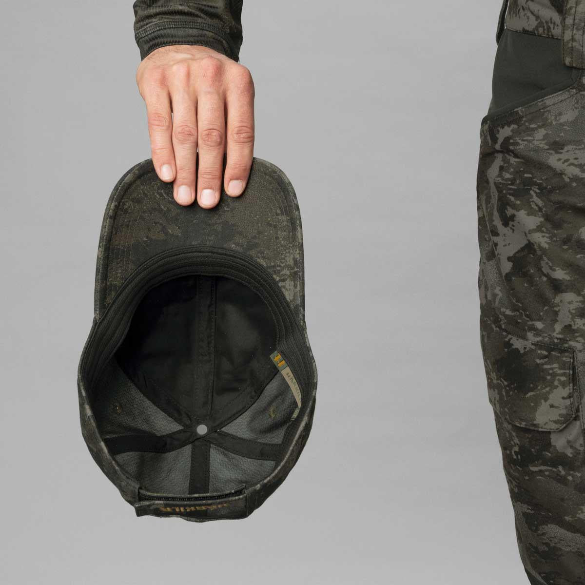 AXIS MSP Black/Black Harkila Mens Modi Camo Cap Underneath