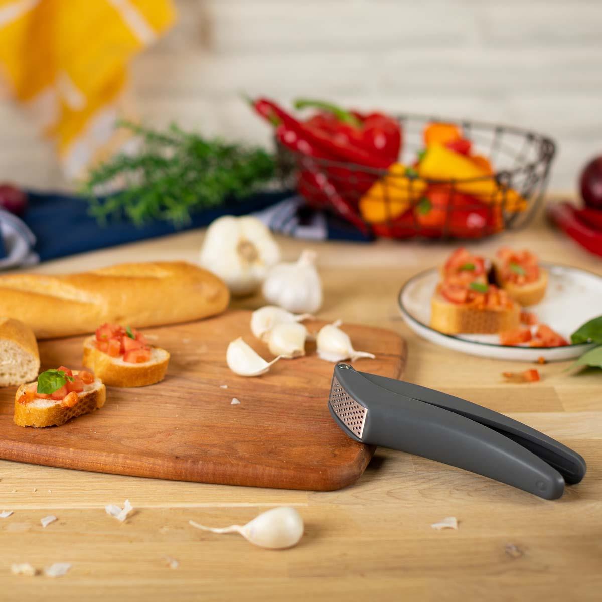 GREY Kuhn Rikon Easy-Clean Garlic Press LS