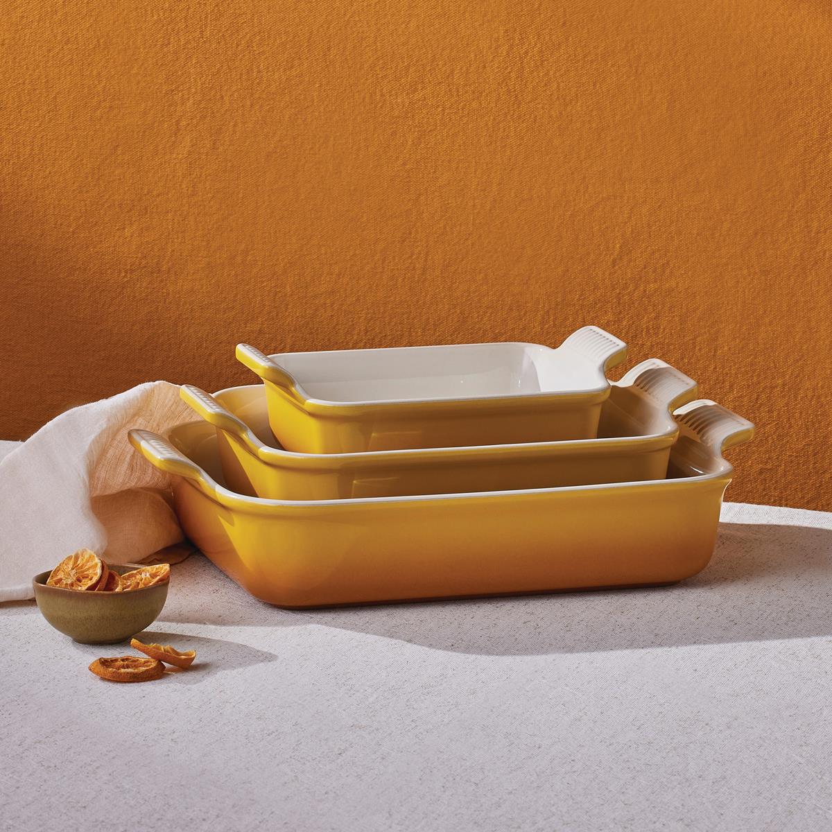 Le Creuset 19cm Stoneware Heritage Rectangular Dish Nectar
