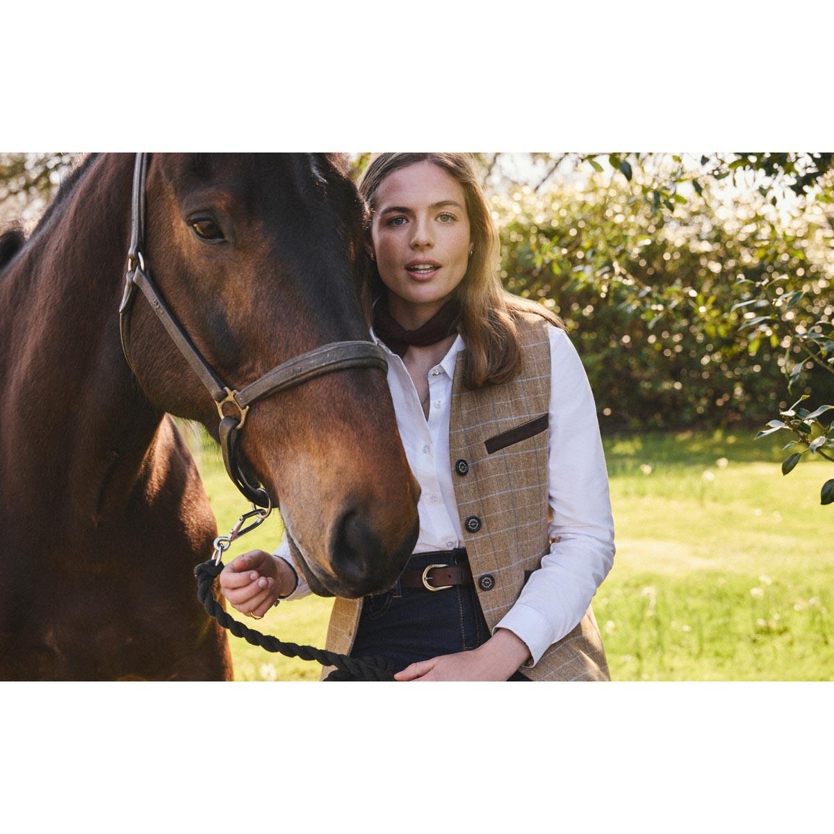 Petunia Tailored Gilet lifestyle4