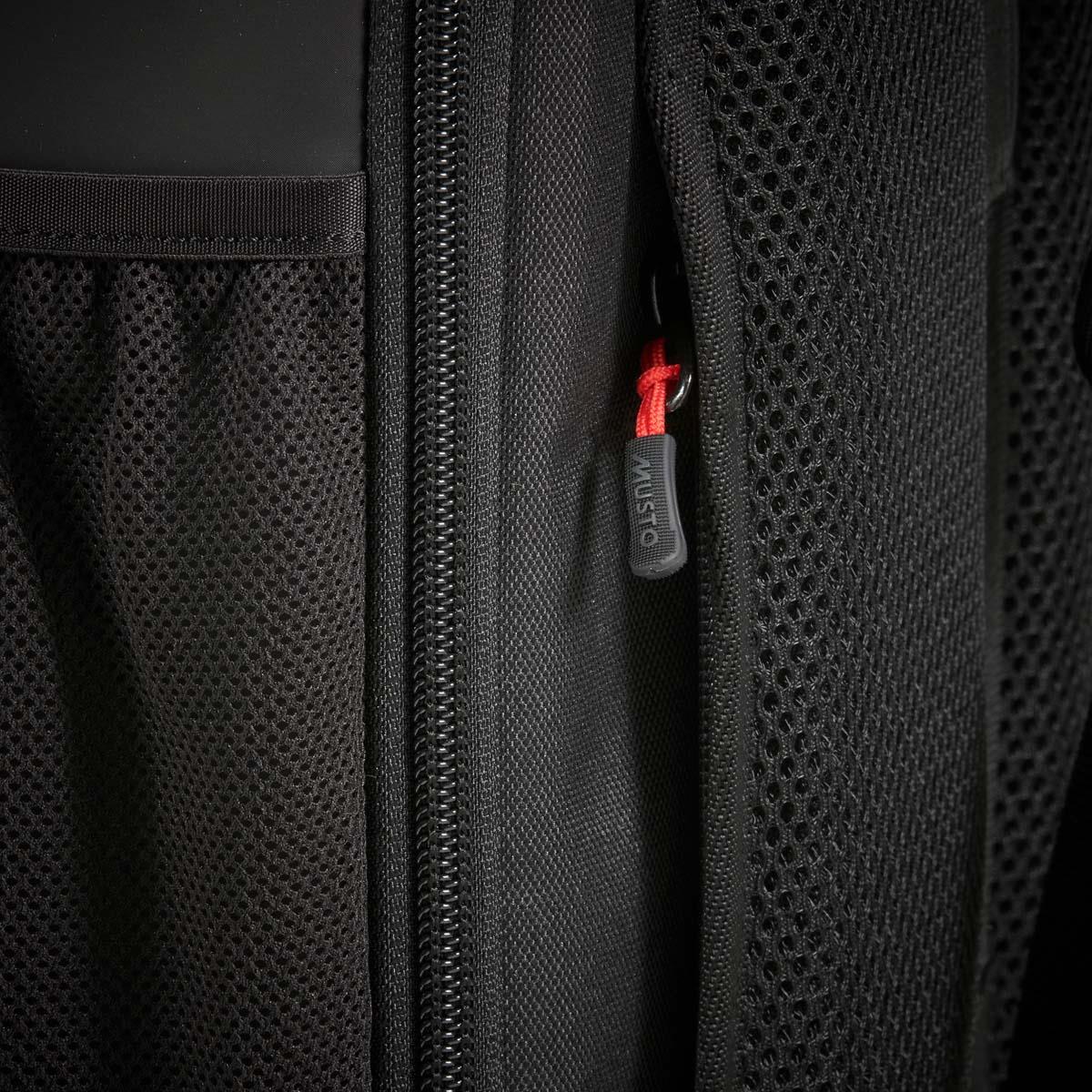 Black Musto 20L Backpack zips3
