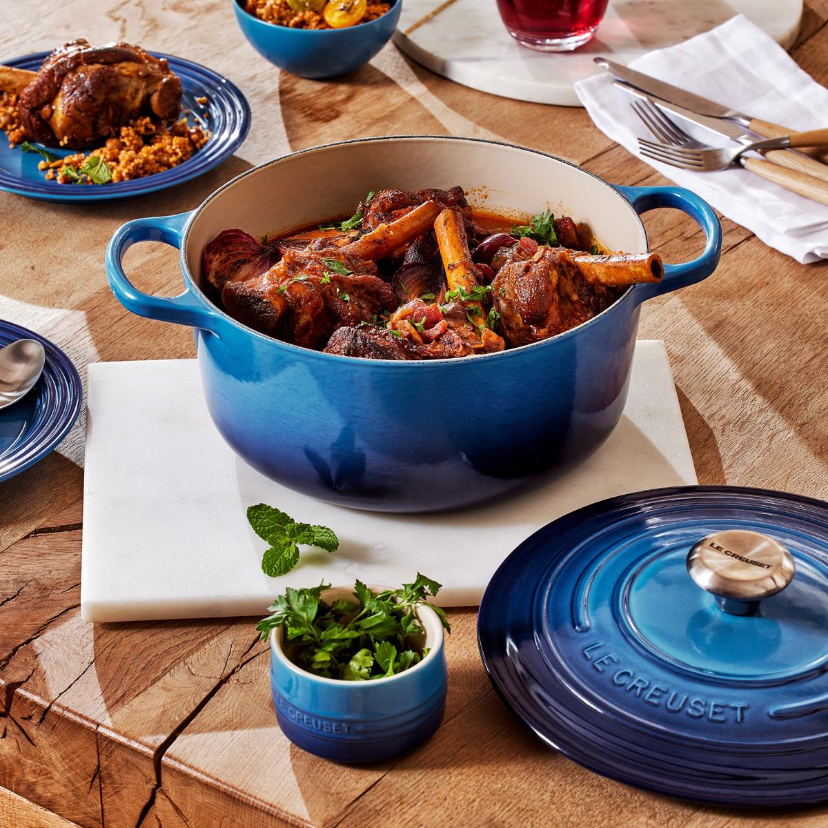 Le Creuset 26cm Cast Iron Round Casserole Dish Azure Blue