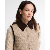 Light Trench/Muted Barbour Womens Darwen Quilted Gilet COLLAR