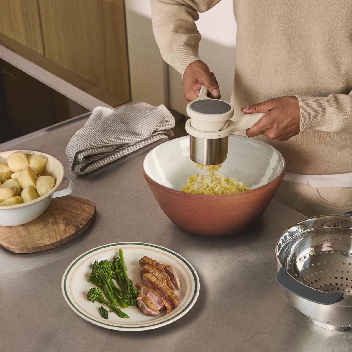 Joseph Joseph Helix Potato Ricer