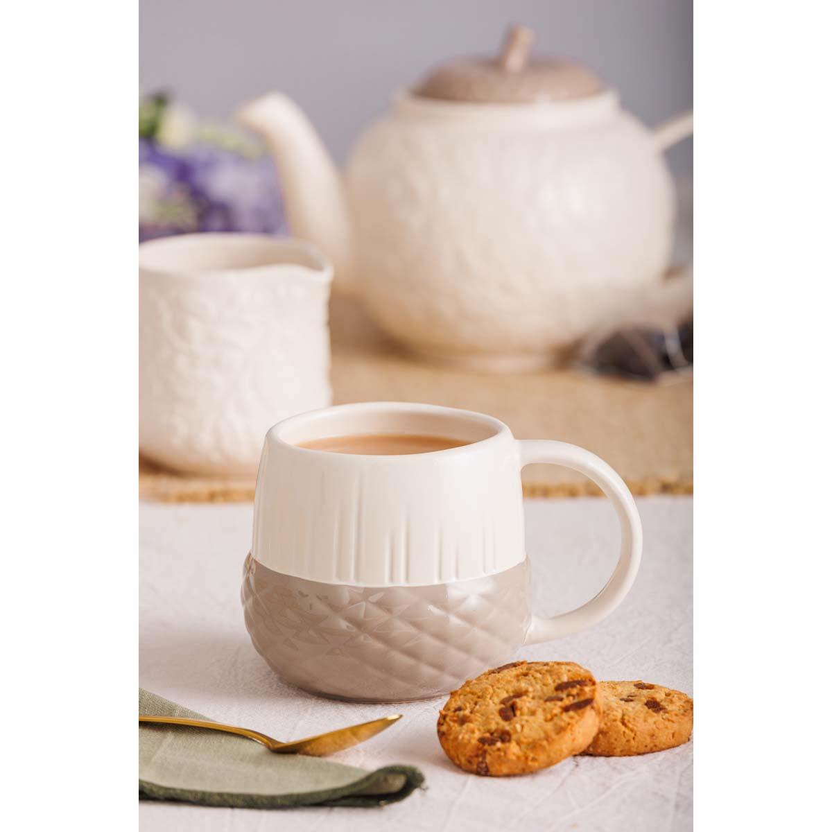 Price and Kensington Acorn Novelty Mug LS2