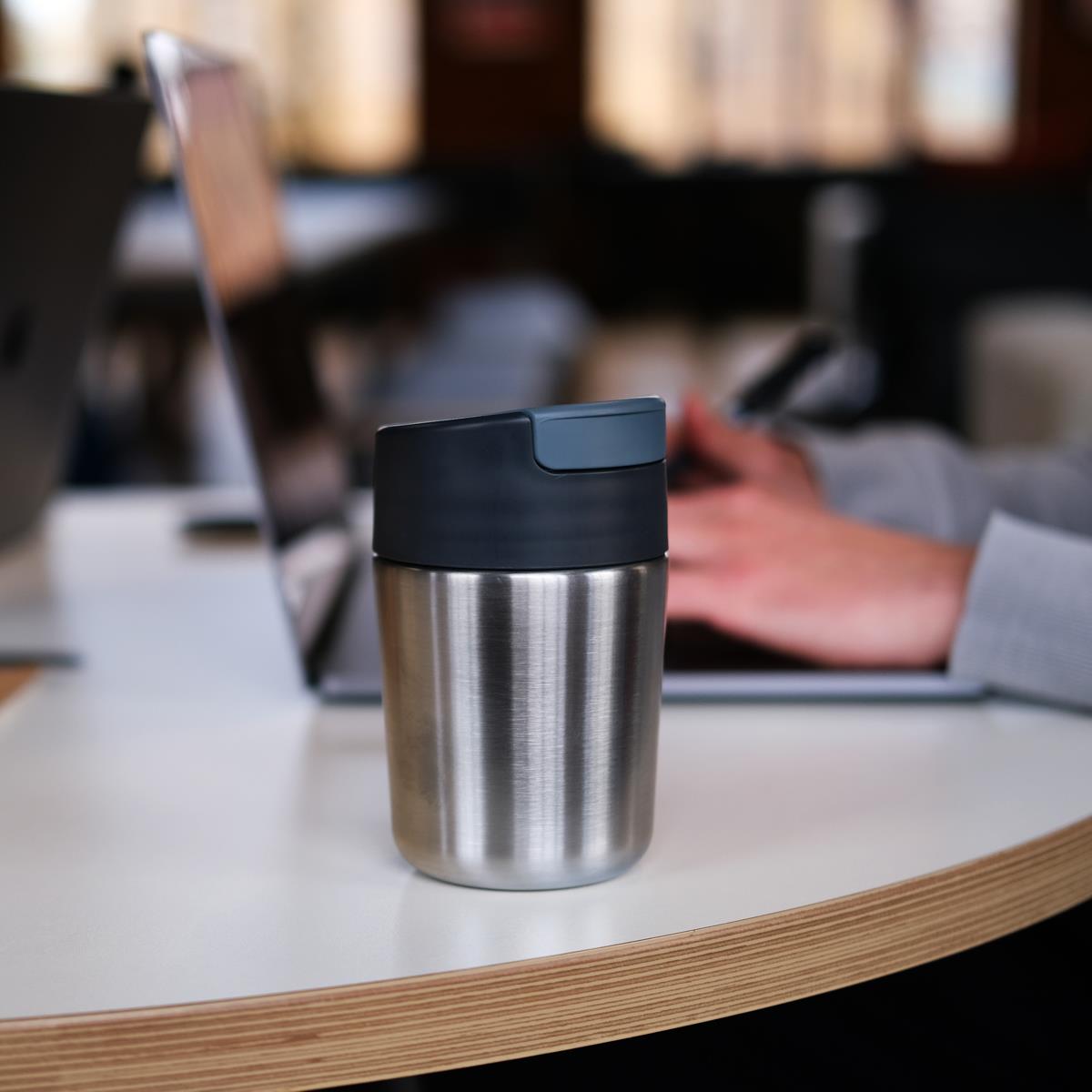 Joseph Joseph Sipp Steel Travel Mug 340ml / Anthracite 81125