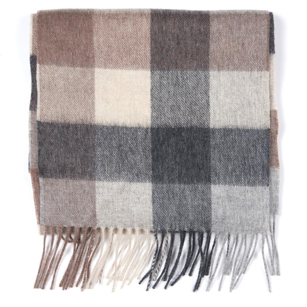 Barbour Unisex Large Tattersall Scarf Close up