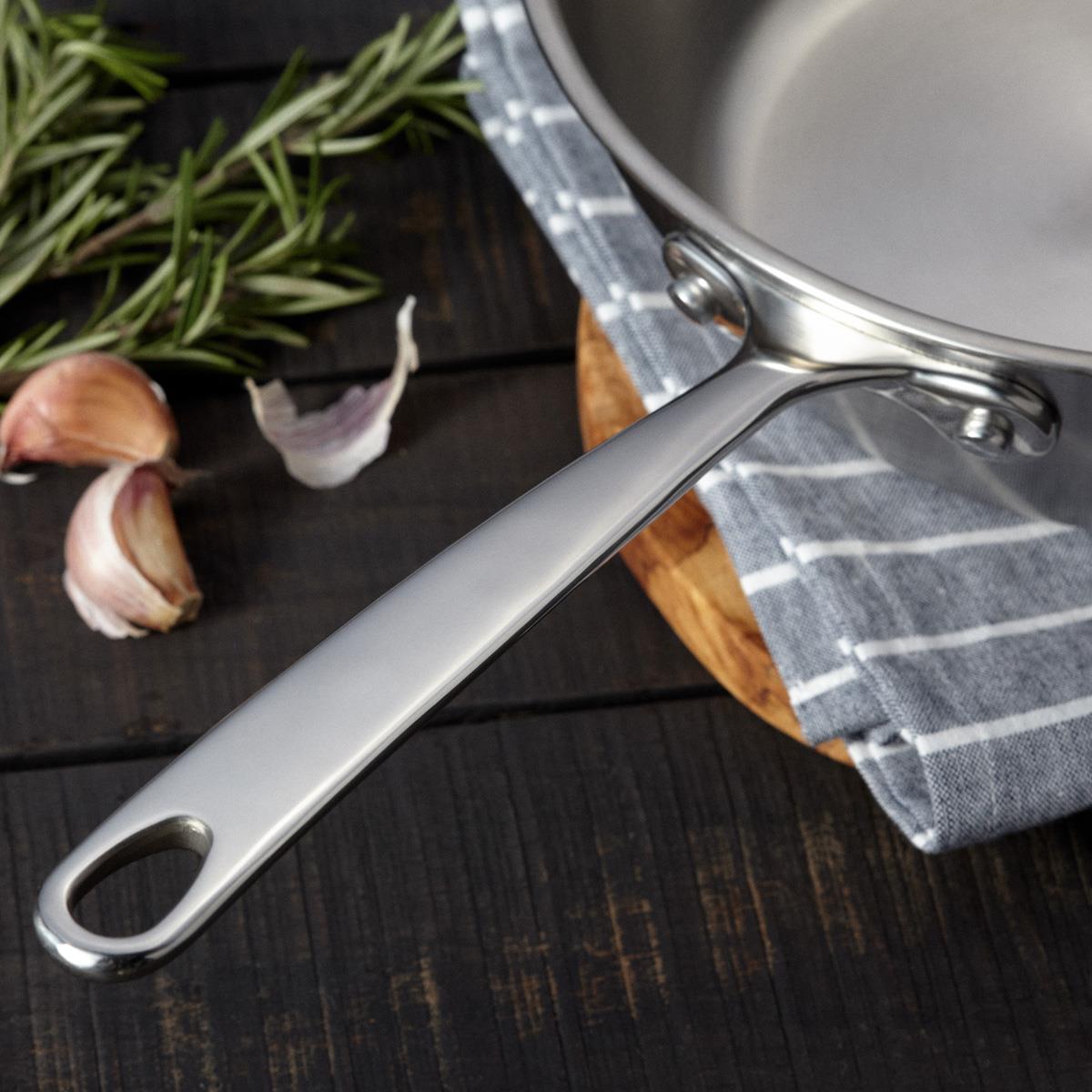Stellar Eclipse 24cm Chefs Pan Lifestyle