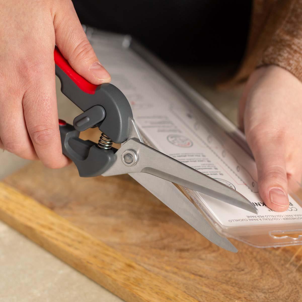 Kuhn Rikon Pro Kitchen Shears Cutting