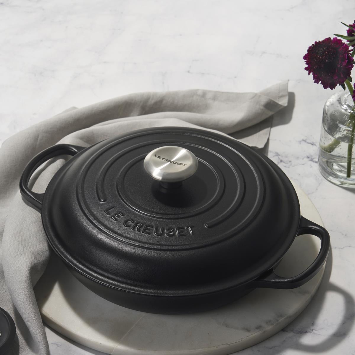 Le Creuset 22cm Cast Iron Shallow Casserole Dish