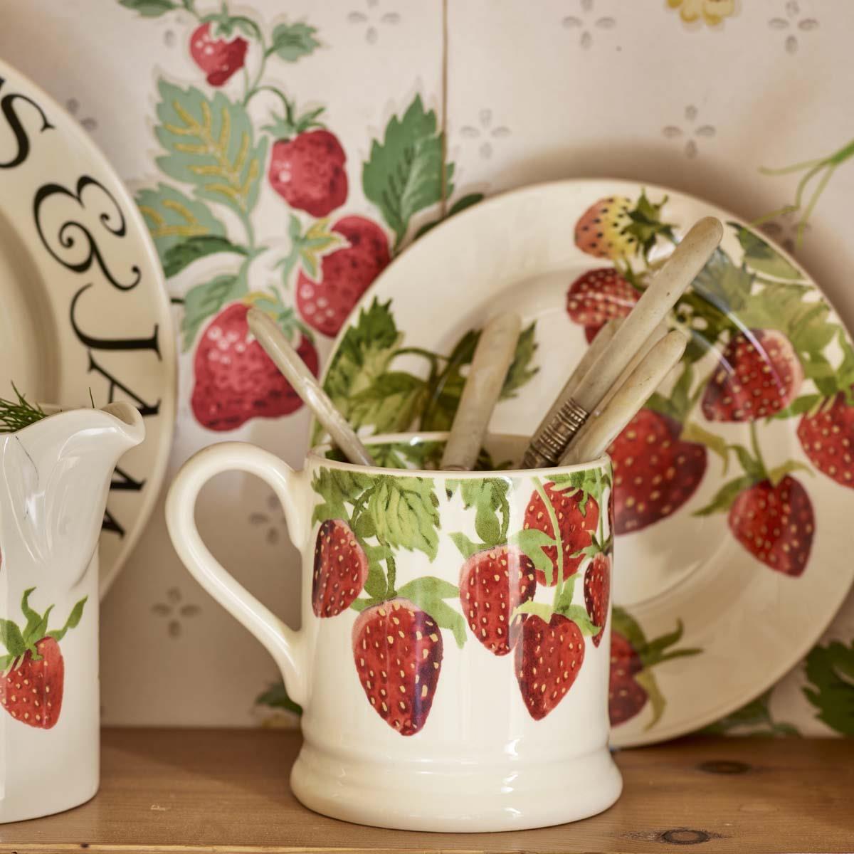 Emma Bridgewater Strawberries Half Pint Mug