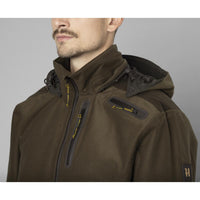 Hunting green/Shadow brown Harkila Mens Forest Hunter GTX Jacket On Model Detail