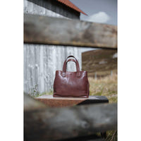 Conker Hoggs Of Fife Womens Monarch Leather Handbag lifestyle2