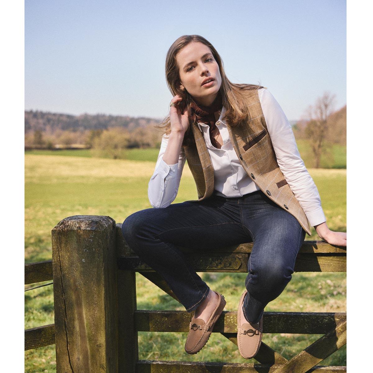 Petunia Tailored Gilet lifestyle3