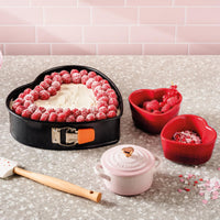 Le Creuset Toughened Non-stick 25cm Heart Springform Cake Tin