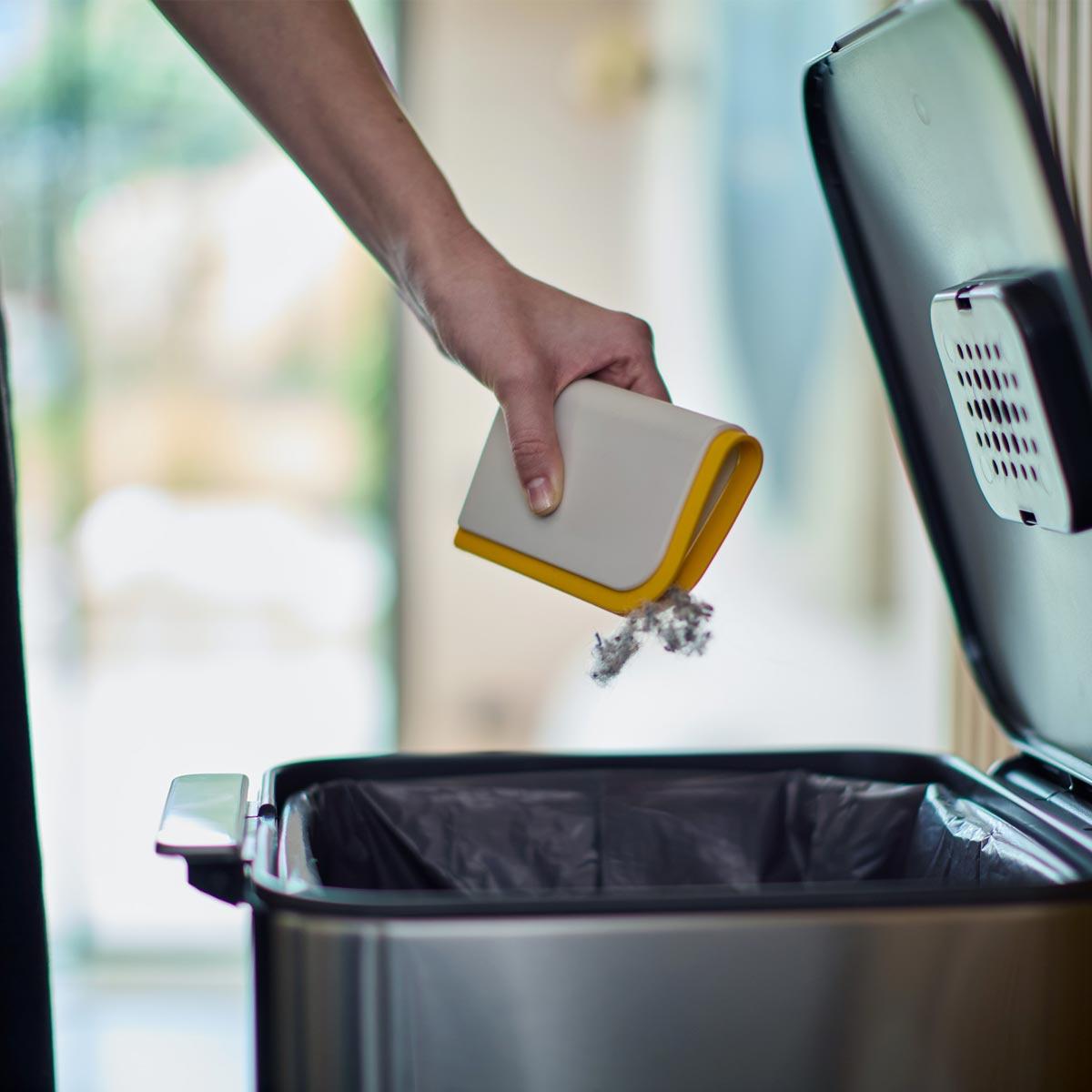 Joseph Joseph CleanTech 3-In-1 Pet Hair Cleaning Tool Disposing of Hair