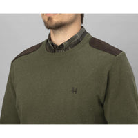 Olive Harkila Mens Arran Pullover Front Detail