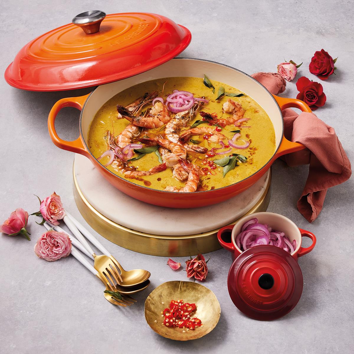 Le Creuset 26cm Cast Iron Shallow Casserole Dish