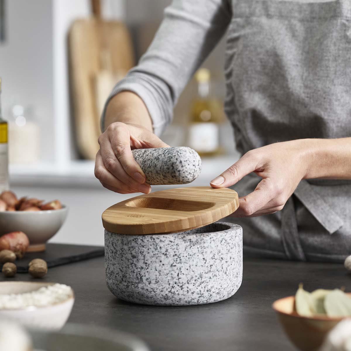 Joseph Joseph Dash Pestle and Mortar With Bamboo Lid