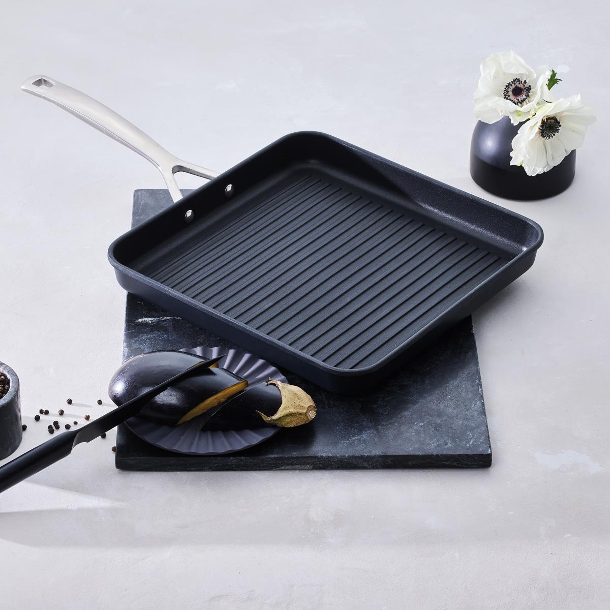 Le Creuset Toughened Non-Stick 28cm Ribbed Square Grill