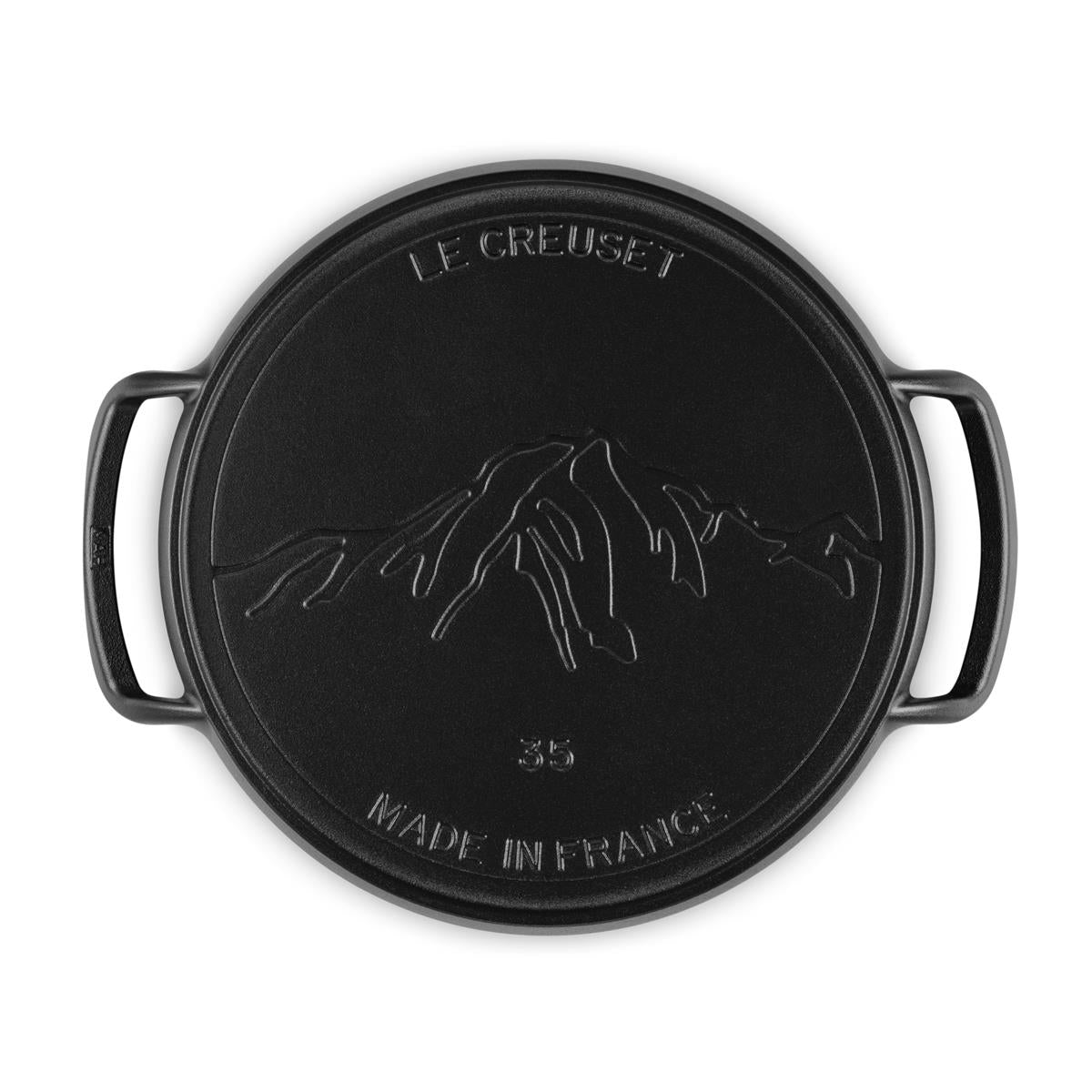 Le Creuset Cast Iron BBQ Round Pizza Pan bottom