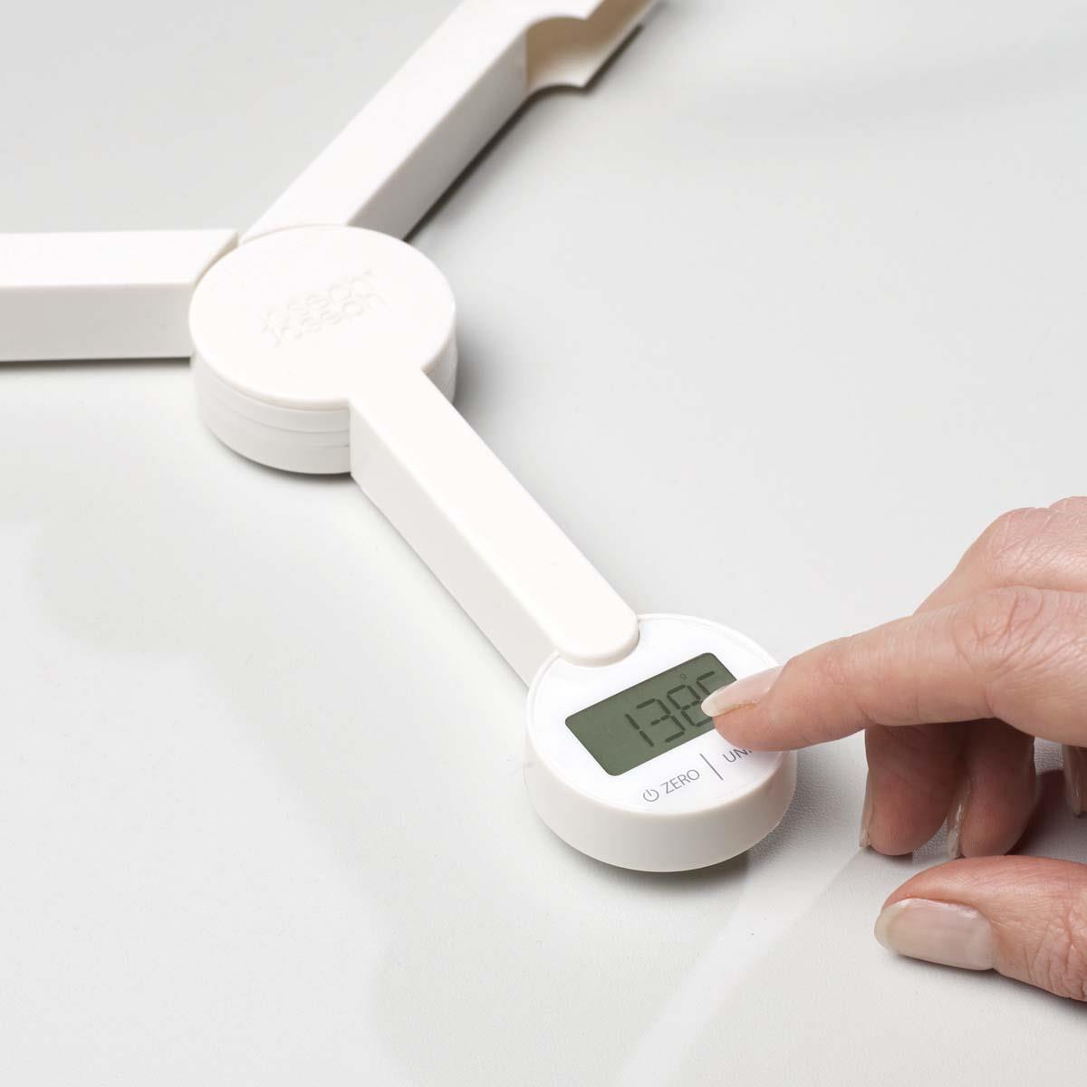 White Joseph Joseph Tri Scale tare